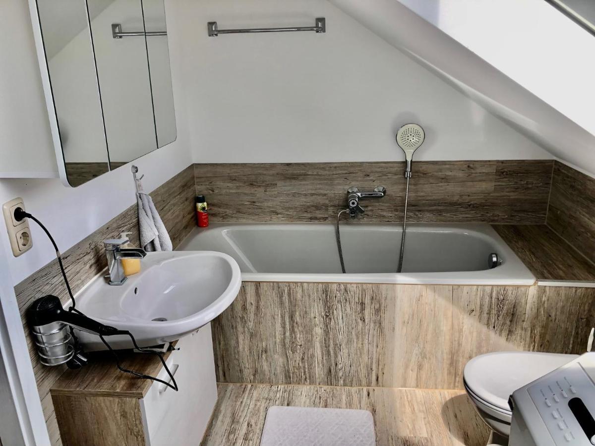 Gaestezimmer Beate Und Ferienwohnung Rheda Wiedenbrueck Esterno foto